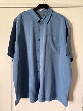 REI Men's Size XXL Short Sleeve Button-Down Shirt in Blue. Gently used. Like new